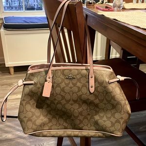 Authentic COACH Drawstring Top Leather Handbag Light Pink Beige